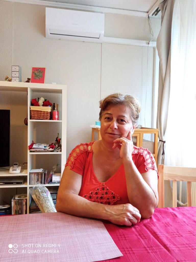 Papakosztandi Mária
