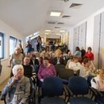 A résztvevők többsége már ül a helyén, páran még érkeznek