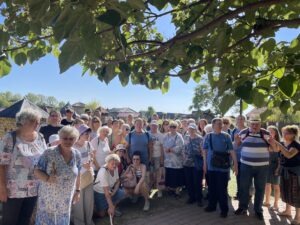 Csoportkép Dinnyésen