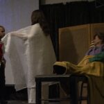 Anya, Péter és Csend a színpadon-n