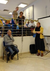 Papamari és Hegyi Ádám humoros történetekkel szórakoztatja a többieket