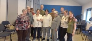 Csoportkép 2., a résztvevők az oktatóval a márciusi szabadidős klubon